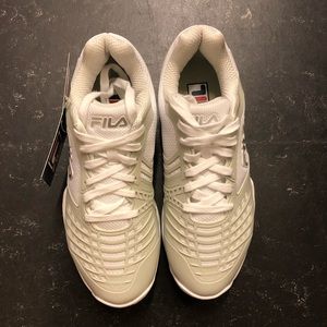 Men's FILA Axilus 2 Energized WhiteSilver NWT Men's FILA Axilus 2 Energized WhiteSilver NWT
